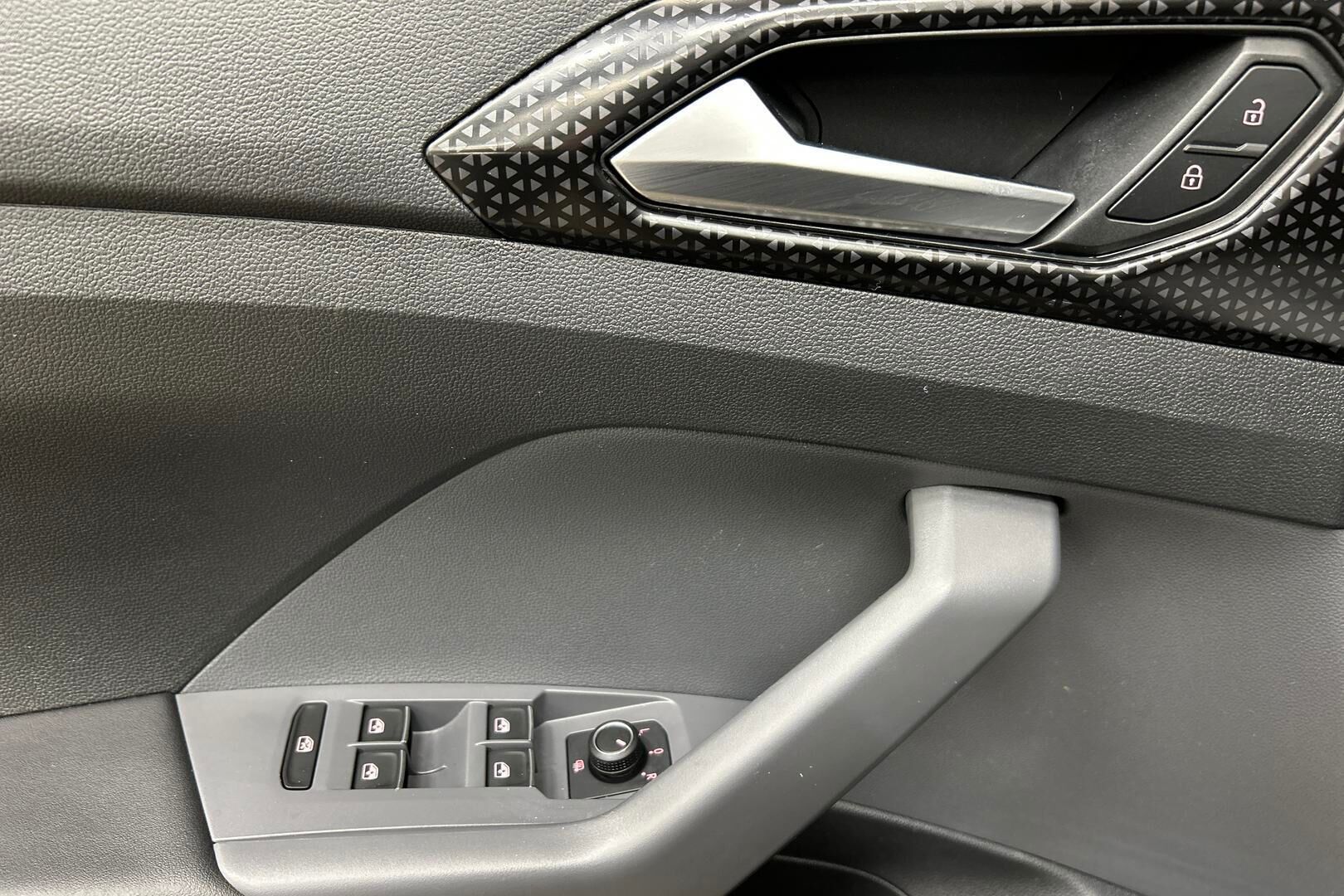 Volkswagen T-Cross iso kuva 20