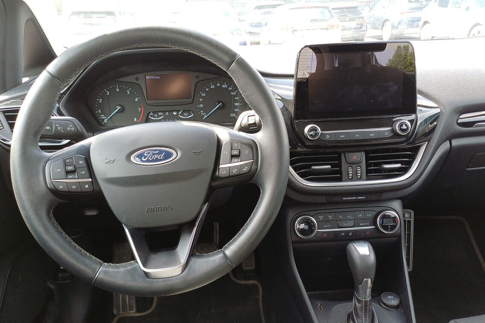 Ford Fiesta iso kuva 2