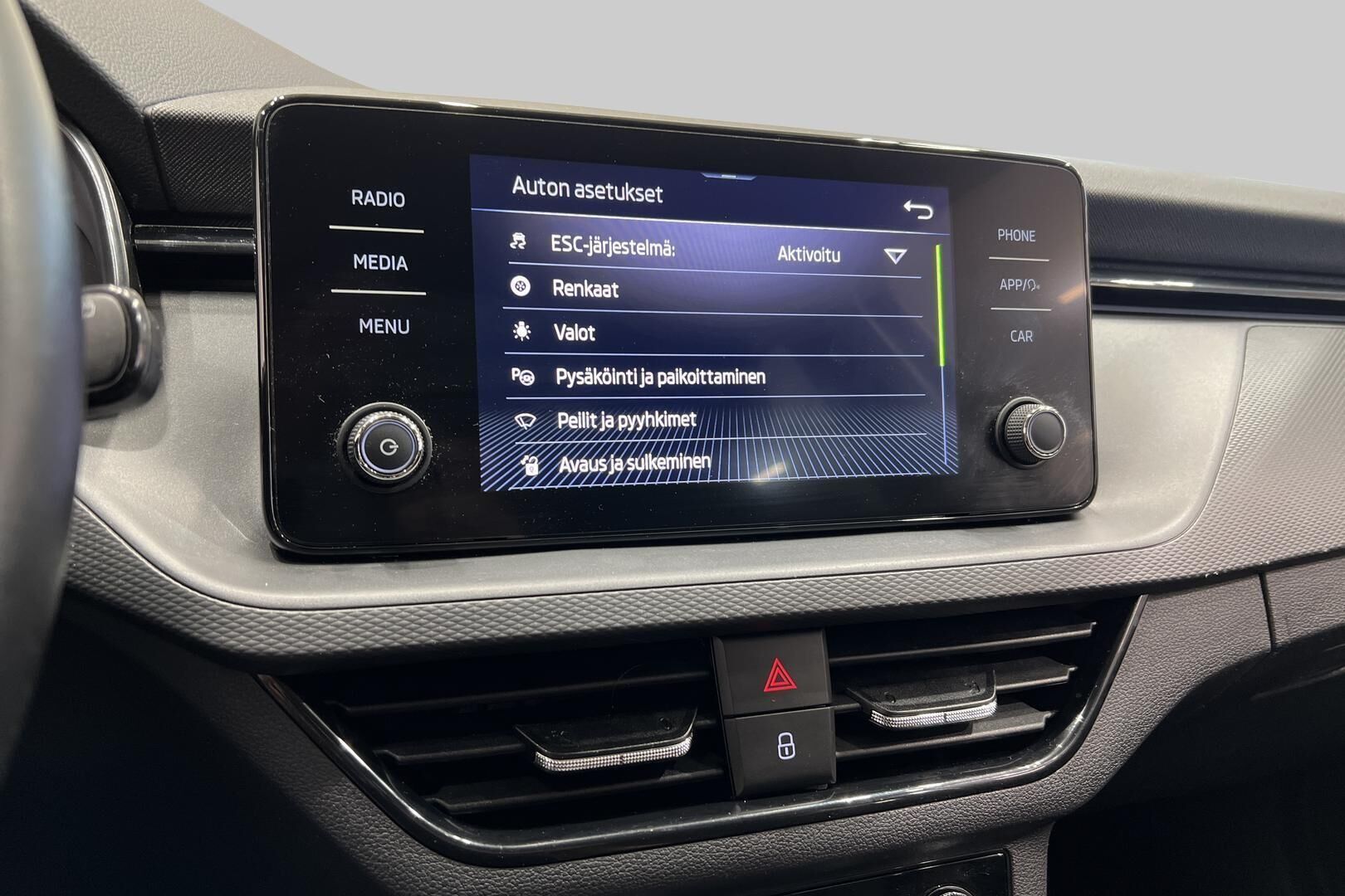 Skoda Scala iso kuva 17