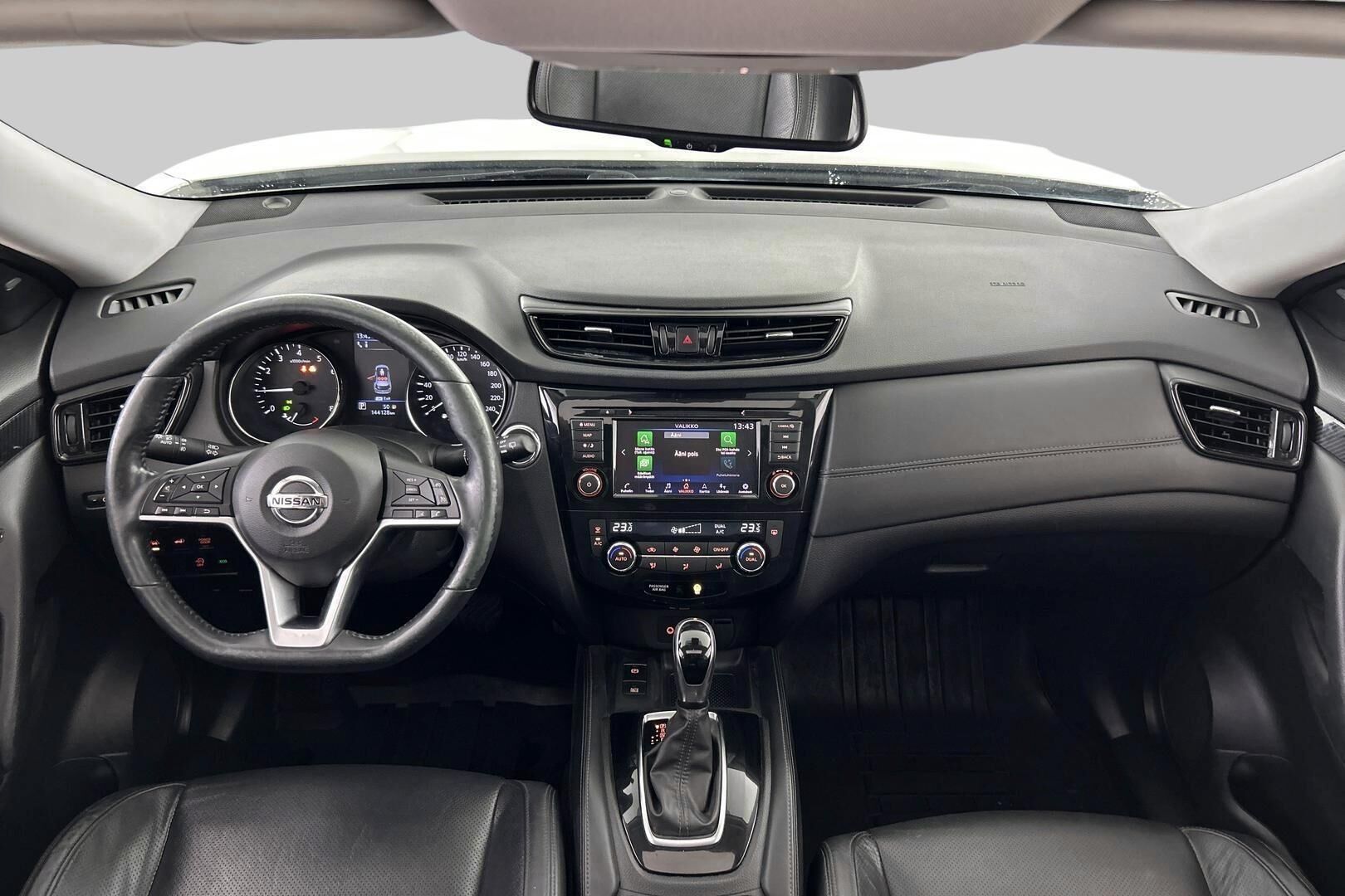 Nissan X-Trail iso kuva 10