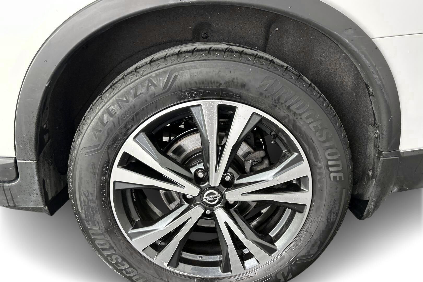 Nissan X-Trail iso kuva 12