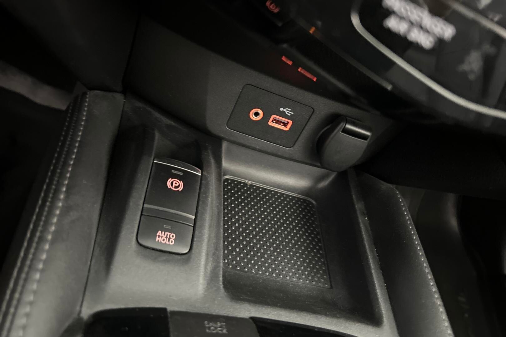 Nissan X-Trail iso kuva 20