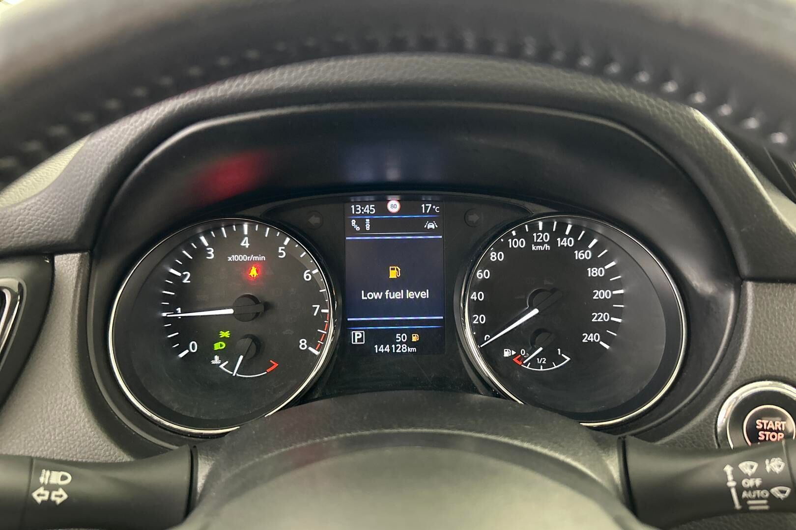 Nissan X-Trail iso kuva 24