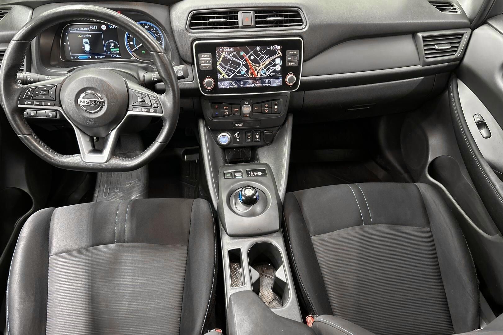 Nissan Leaf iso kuva 15