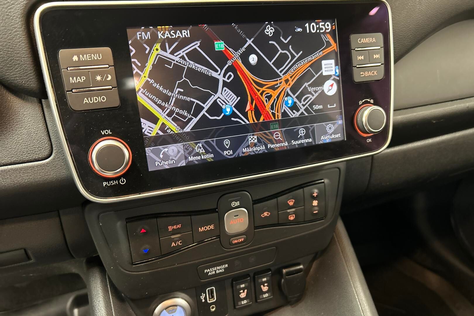 Nissan Leaf iso kuva 20