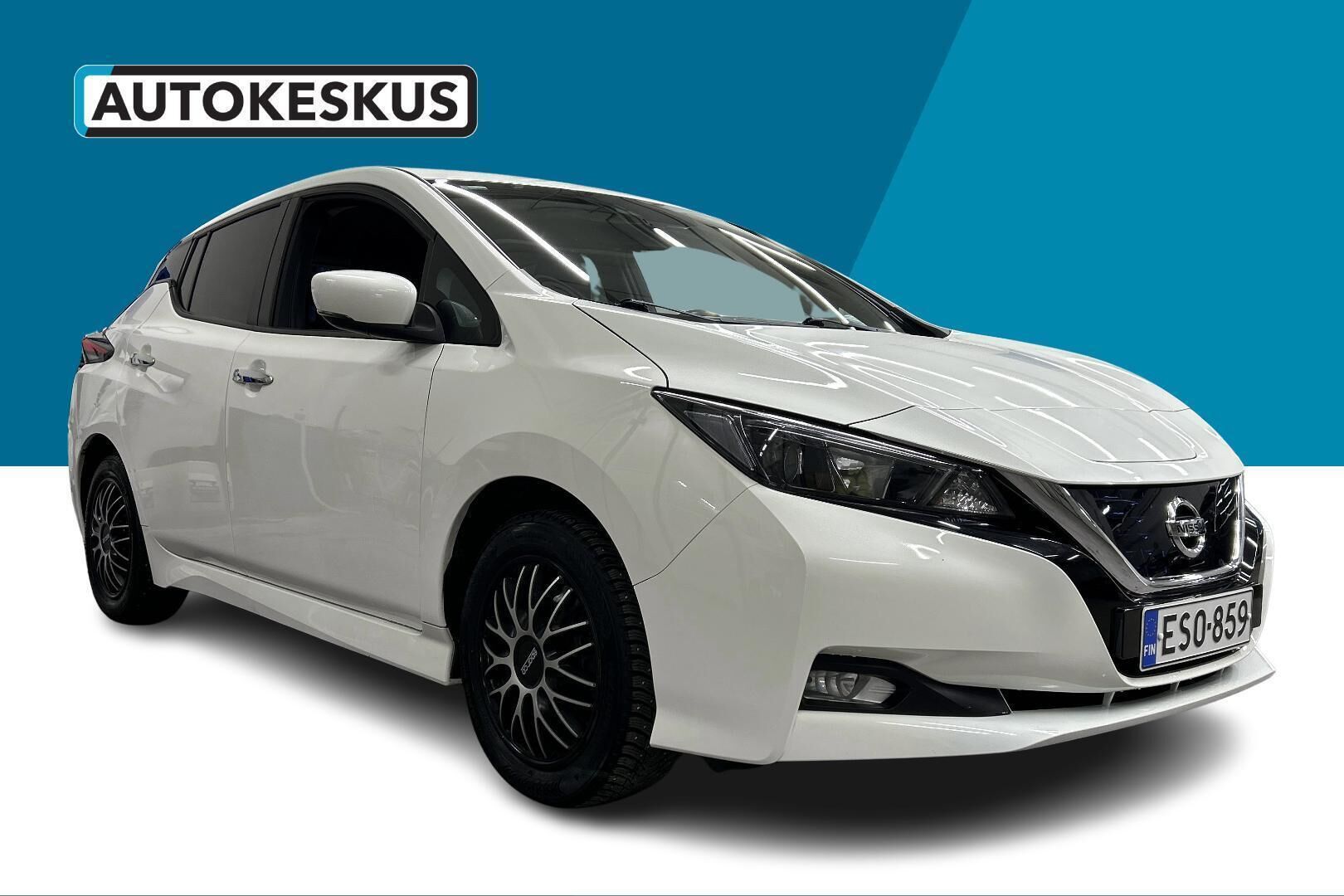 Nissan Leaf iso kuva 8