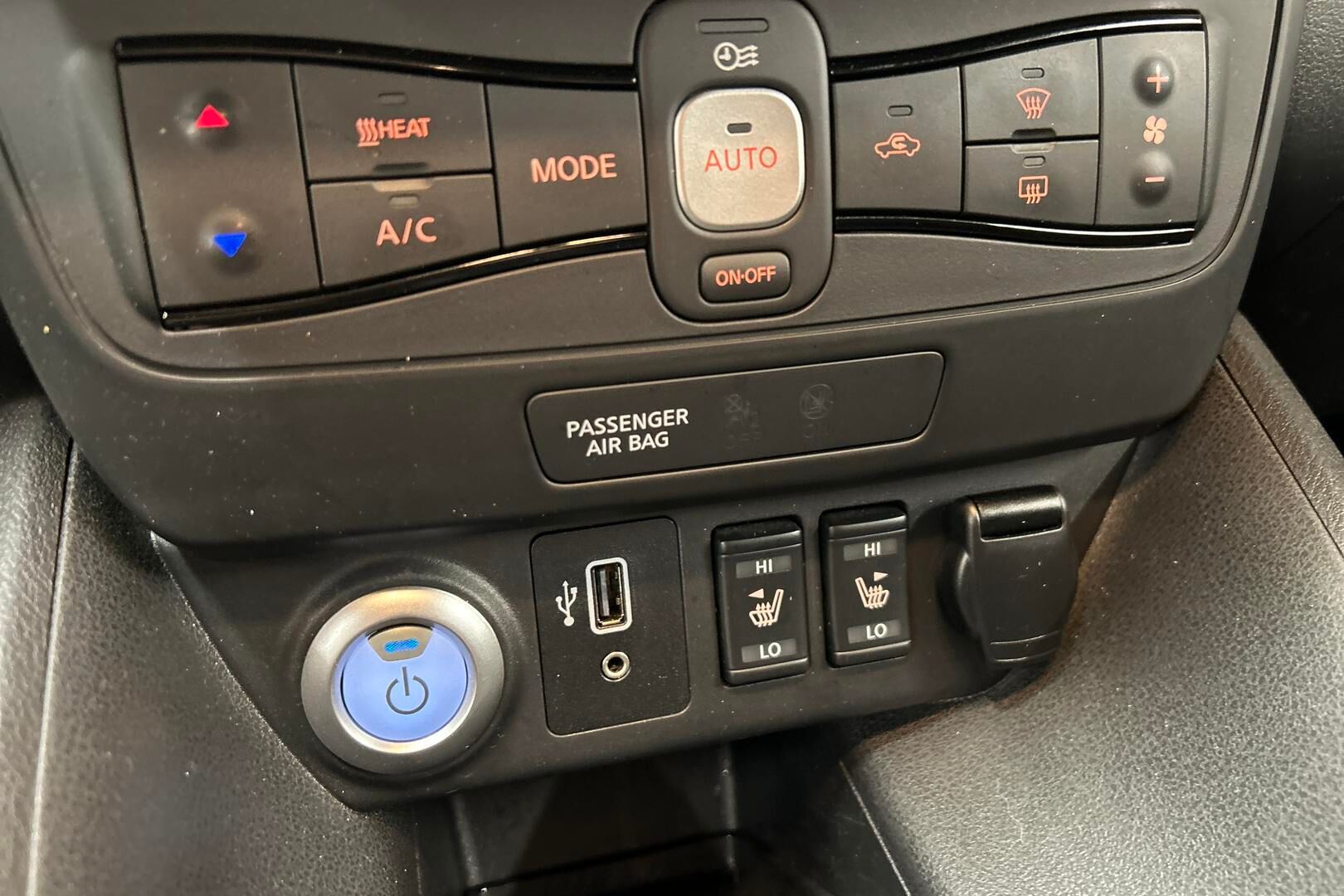 Nissan Leaf iso kuva 22