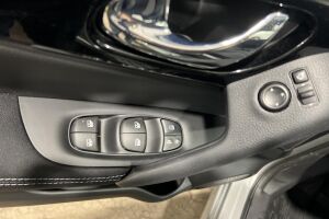 Nissan Qashqai esikatselu 14