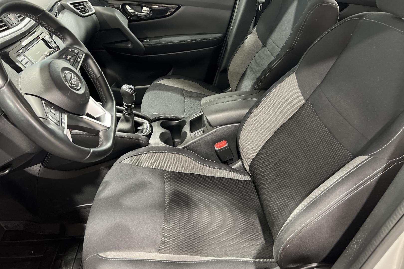 Nissan Qashqai iso kuva 9