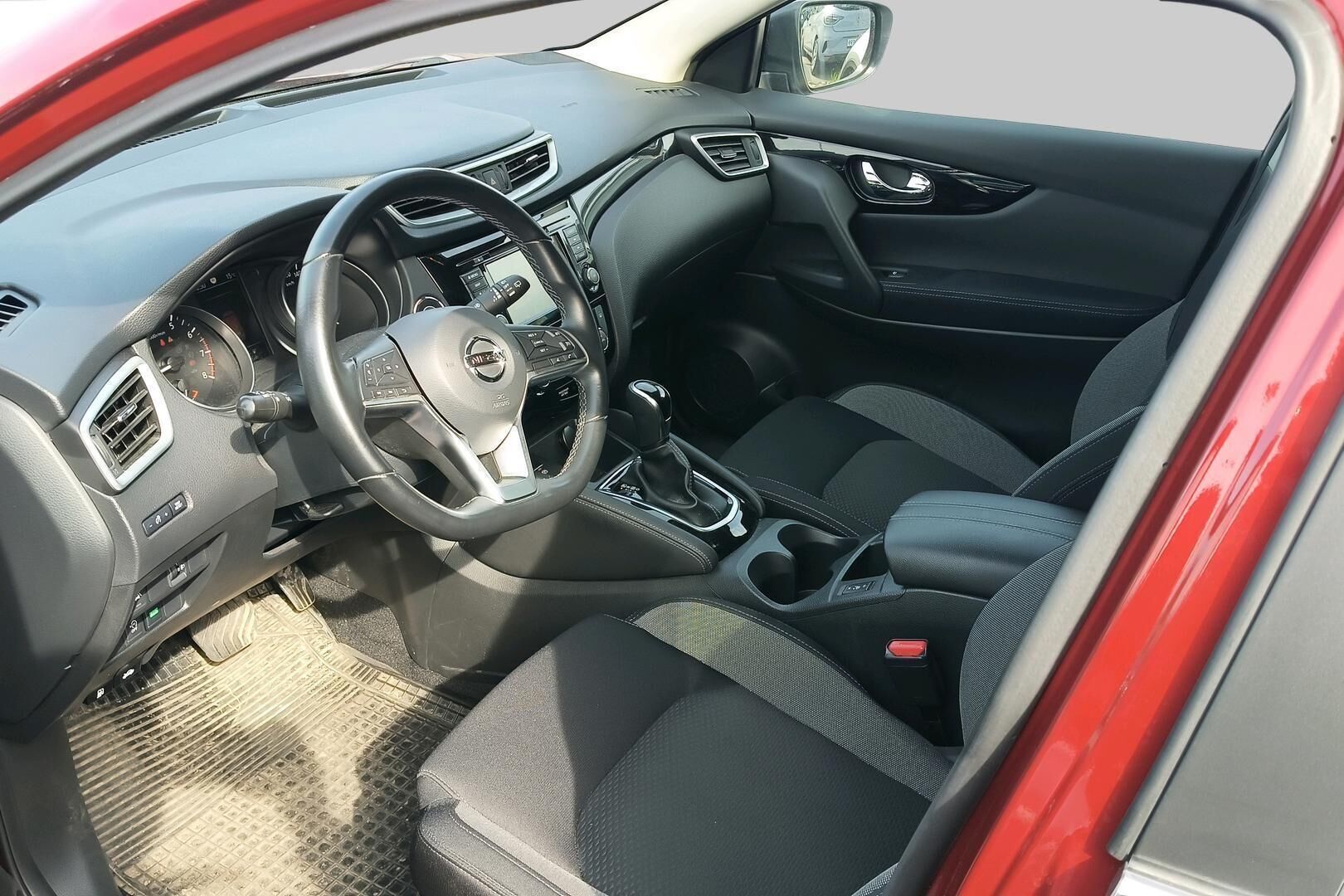 Nissan Qashqai iso kuva 2
