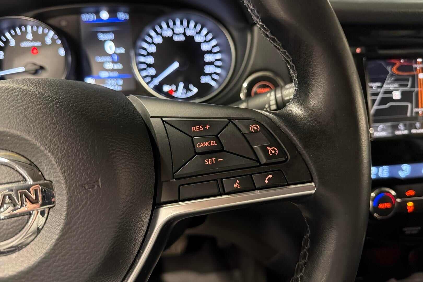 Nissan Qashqai iso kuva 15