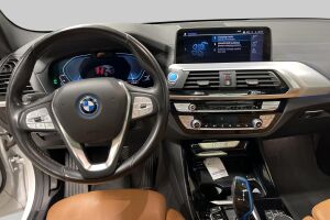 BMW iX3 esikatselu 11