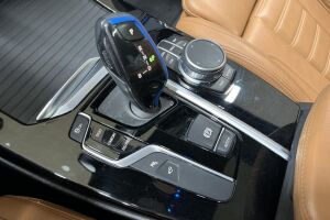 BMW iX3 esikatselu 17