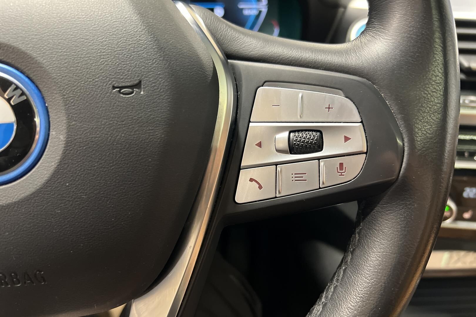 BMW iX3 iso kuva 19