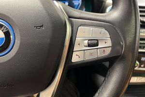 BMW iX3 esikatselu 19