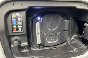 BMW iX3 esikatselu 23