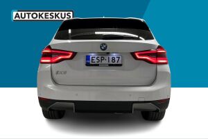 BMW iX3 esikatselu 6