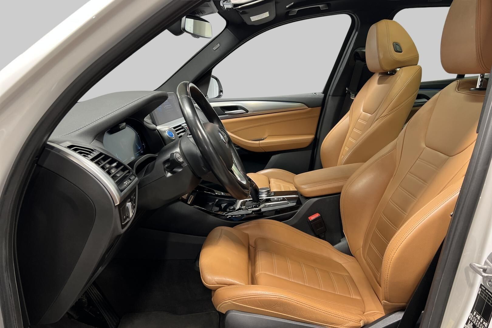 BMW iX3 iso kuva 9