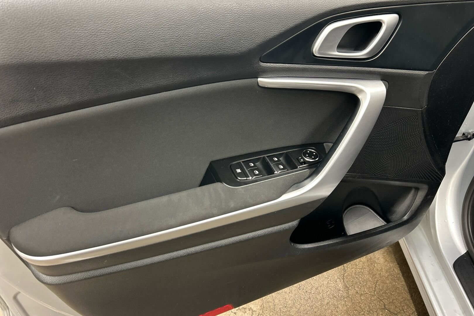 Kia Ceed iso kuva 11