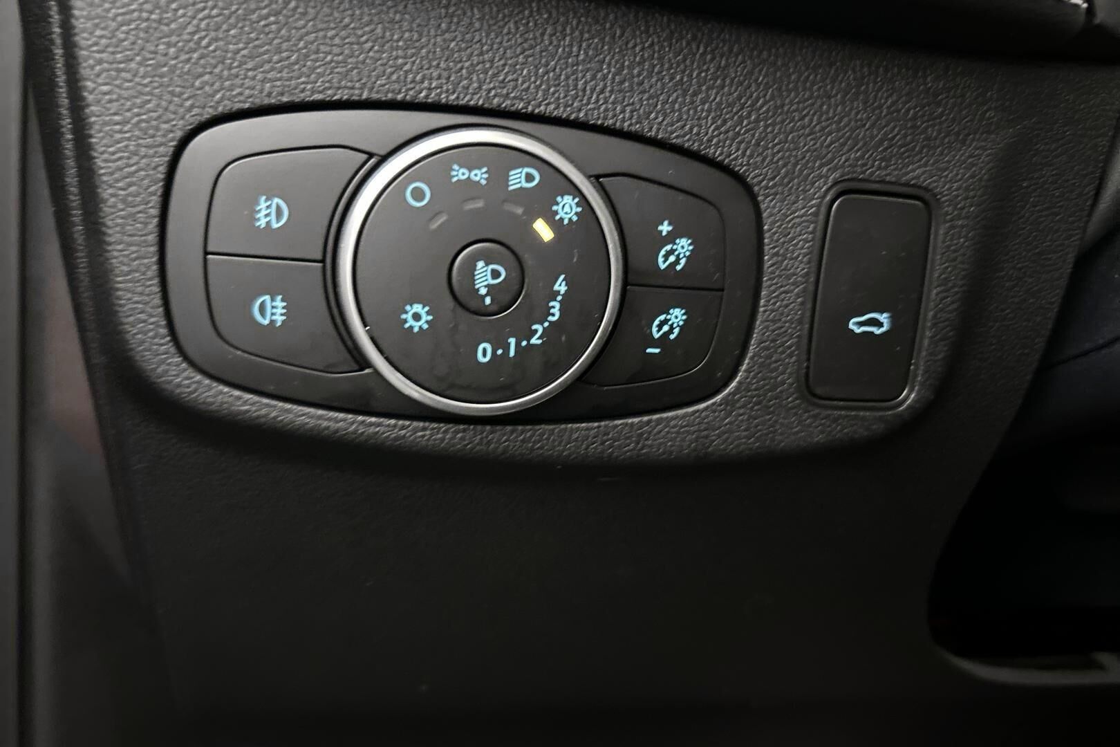 Ford Focus iso kuva 23