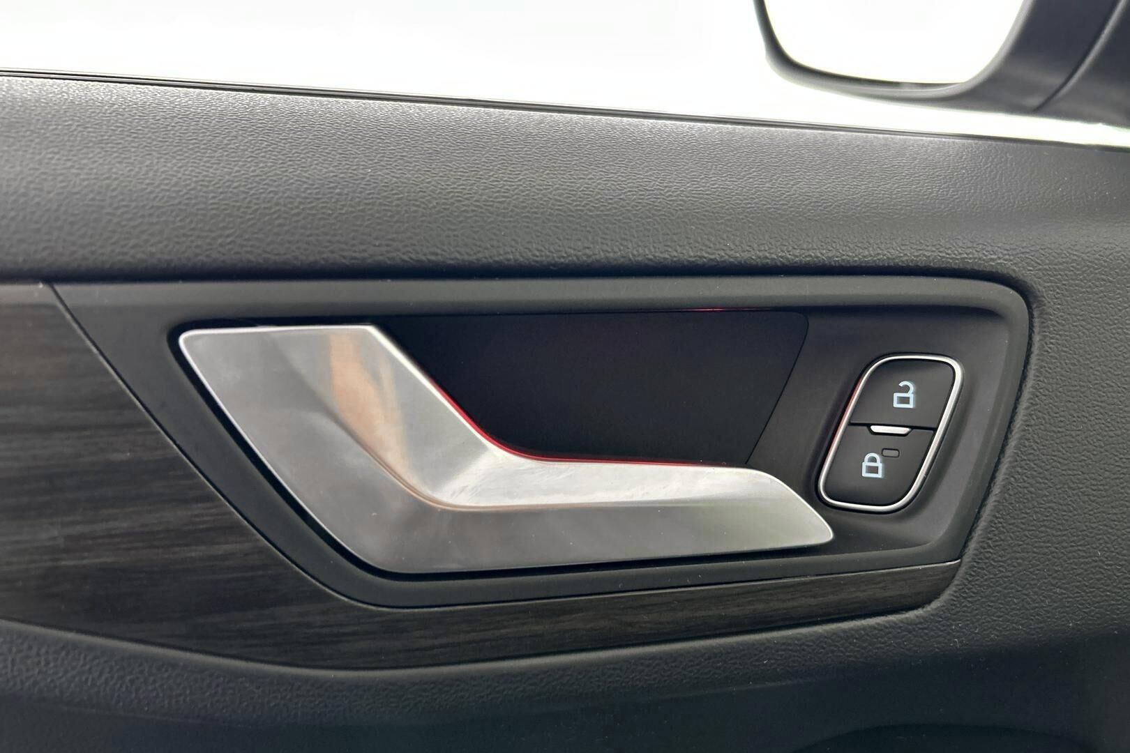 Ford Focus iso kuva 24