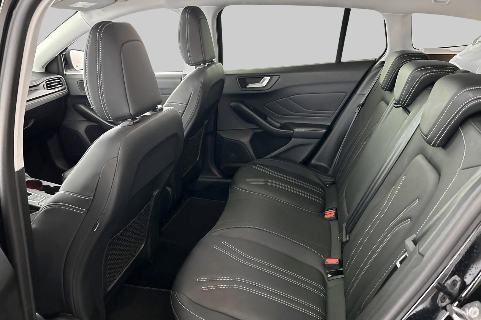 Ford Focus iso kuva 9
