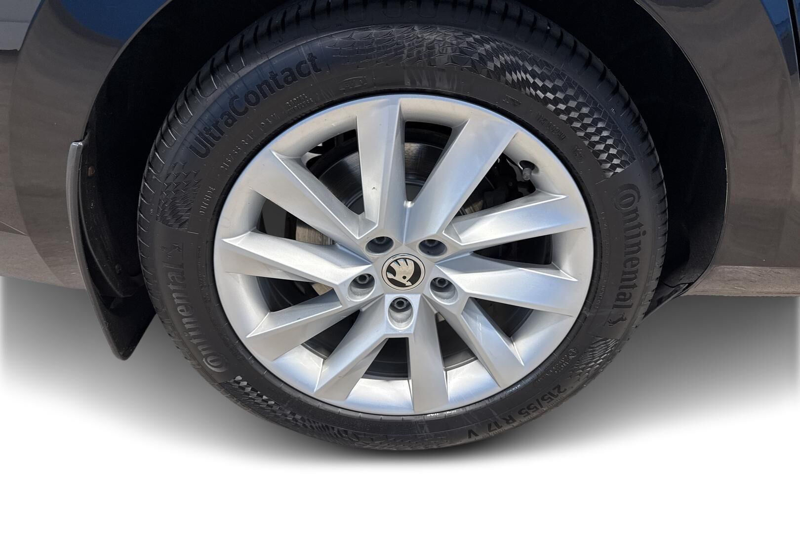 Skoda Superb iso kuva 10