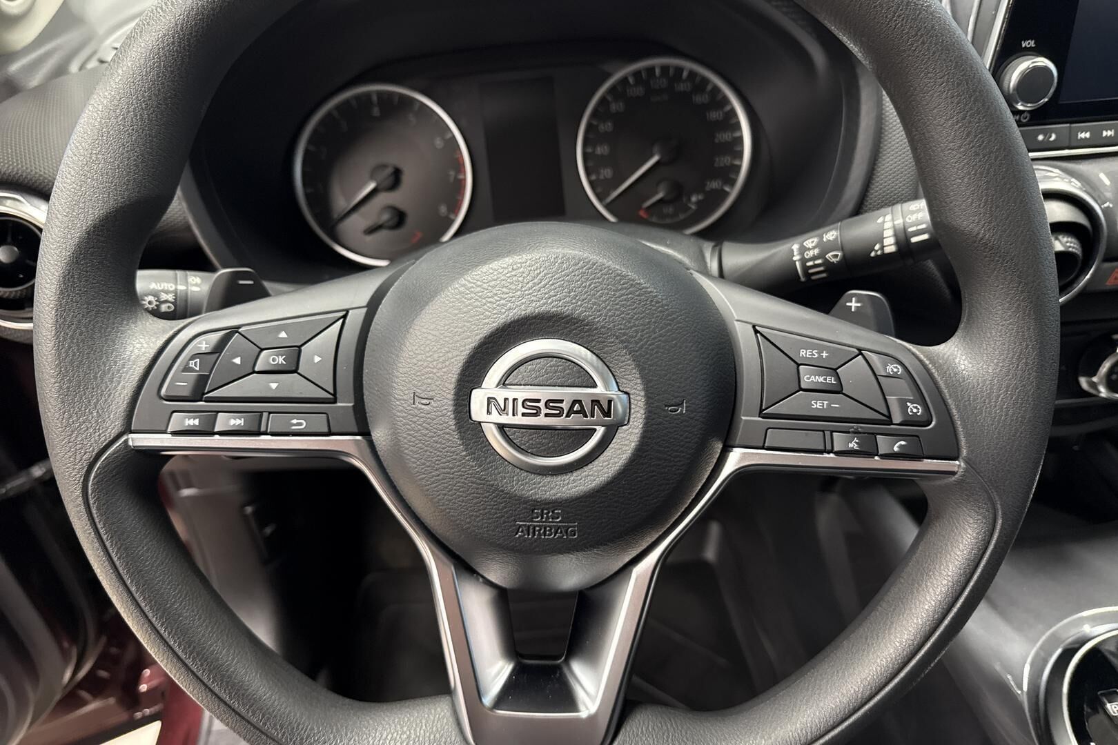 Nissan Juke iso kuva 10