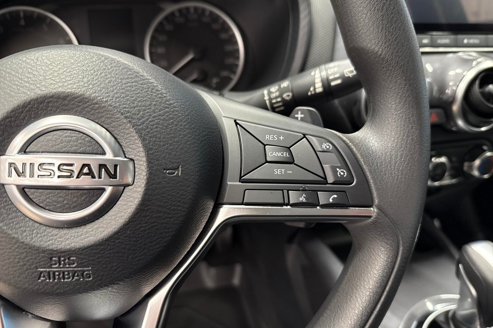 Nissan Juke iso kuva 11