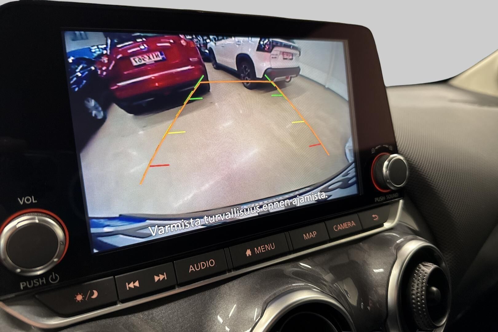 Nissan Juke iso kuva 12