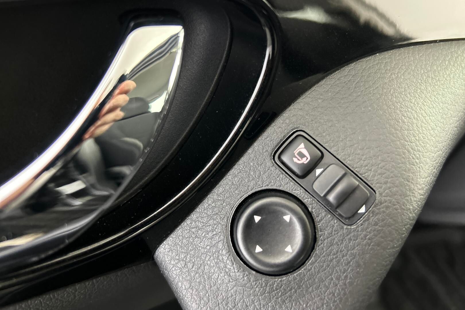 Nissan Qashqai iso kuva 15