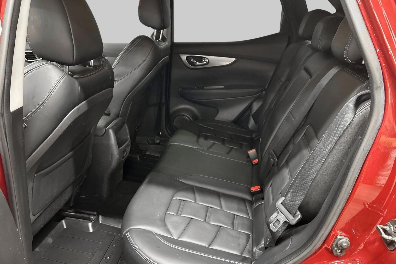 Nissan Qashqai iso kuva 10