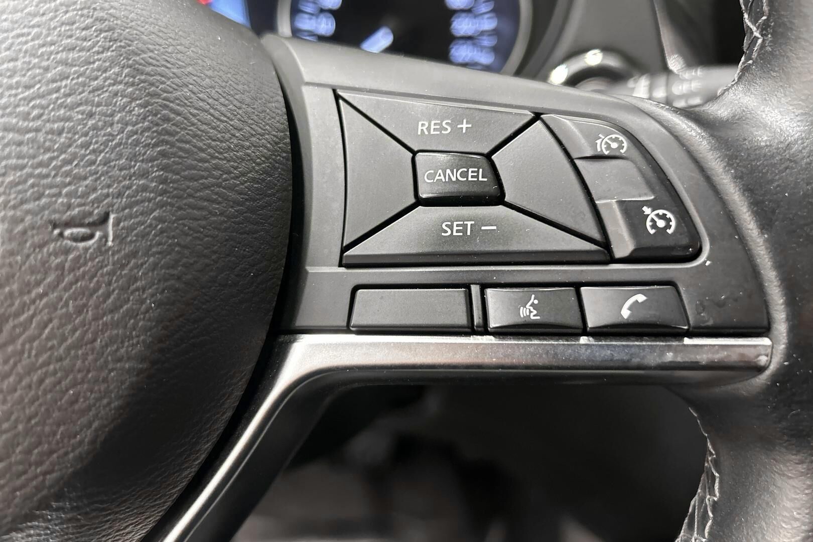 Nissan Qashqai iso kuva 17