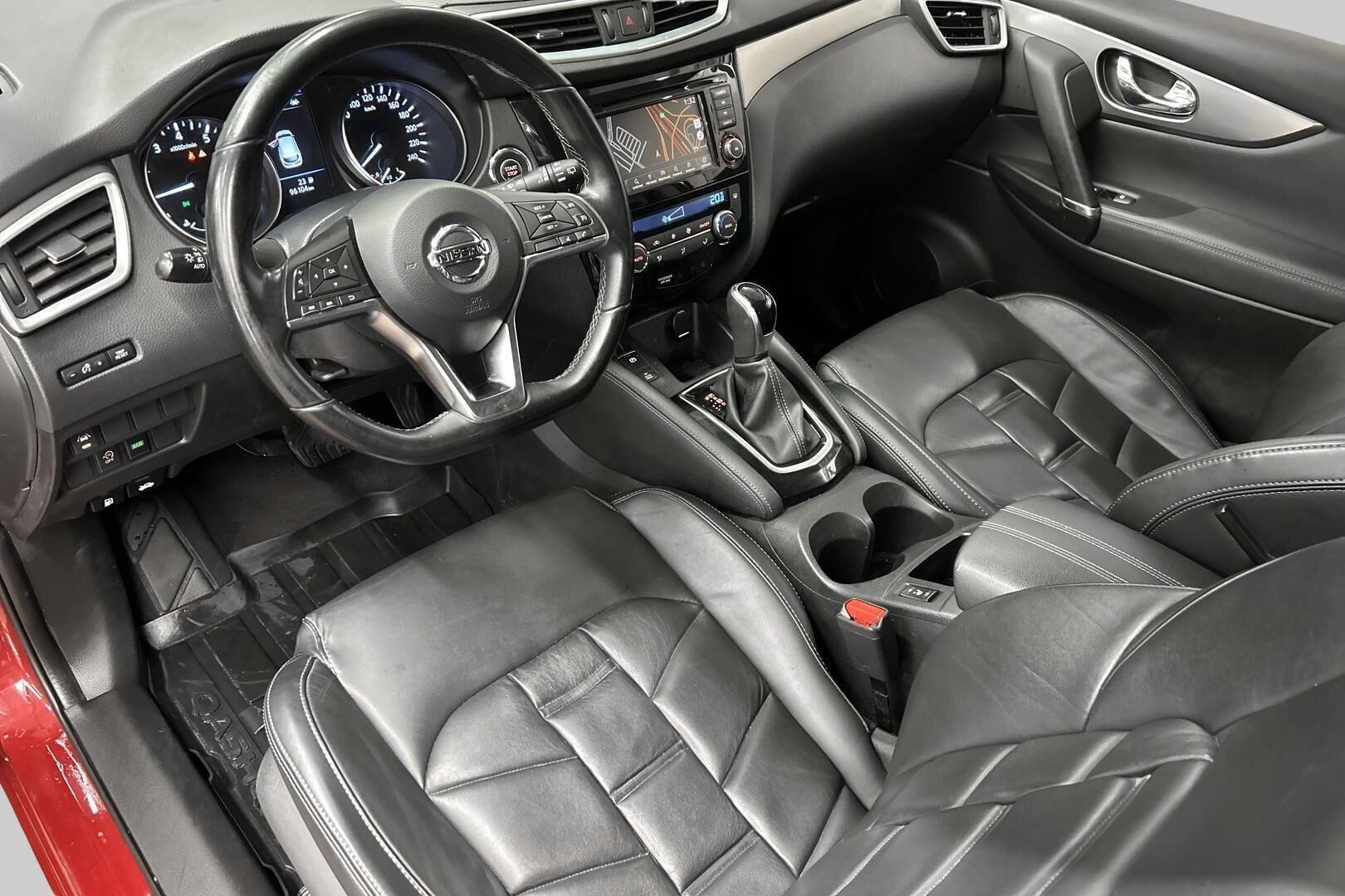 Nissan Qashqai iso kuva 9