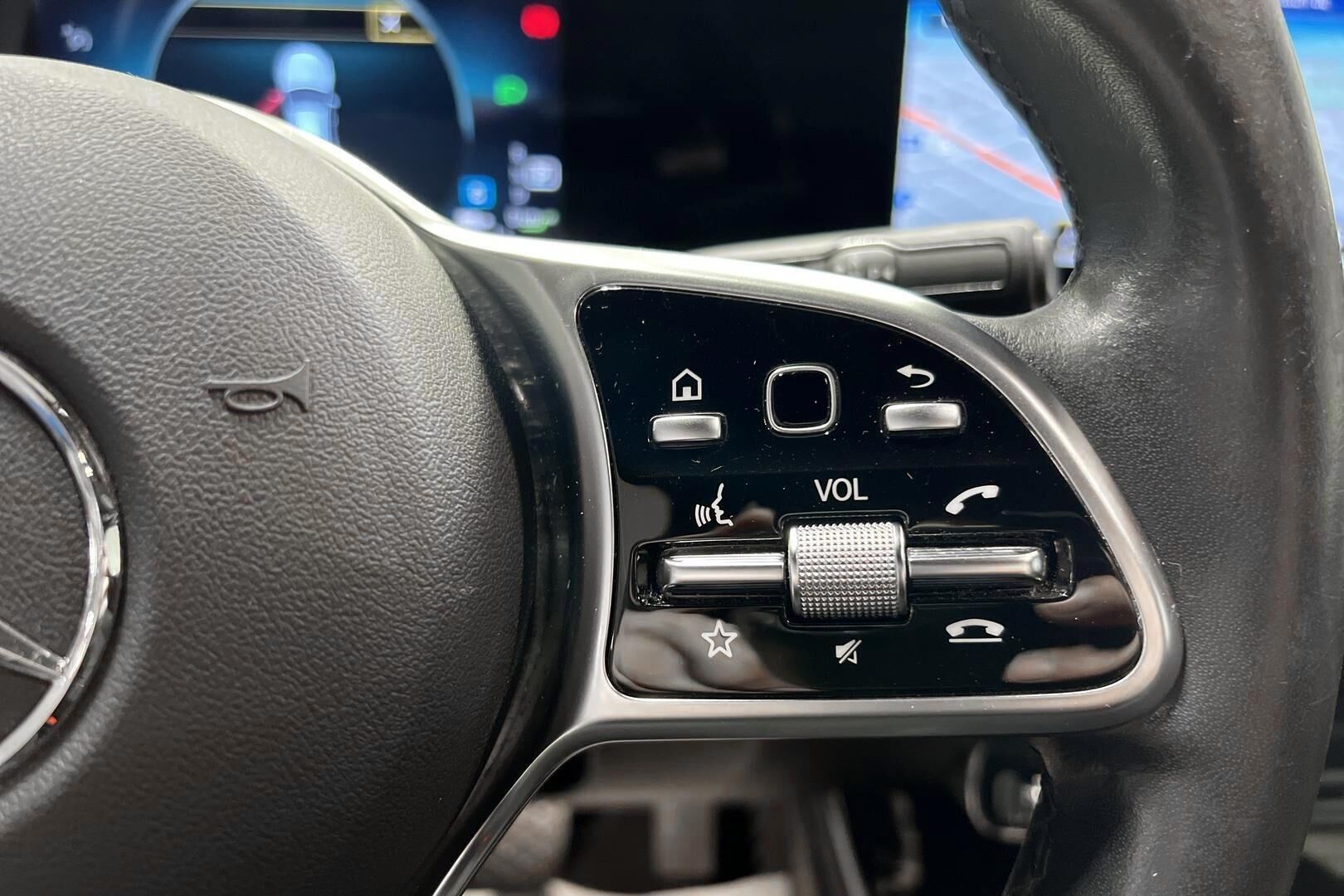 Mercedes-Benz CLA iso kuva 16