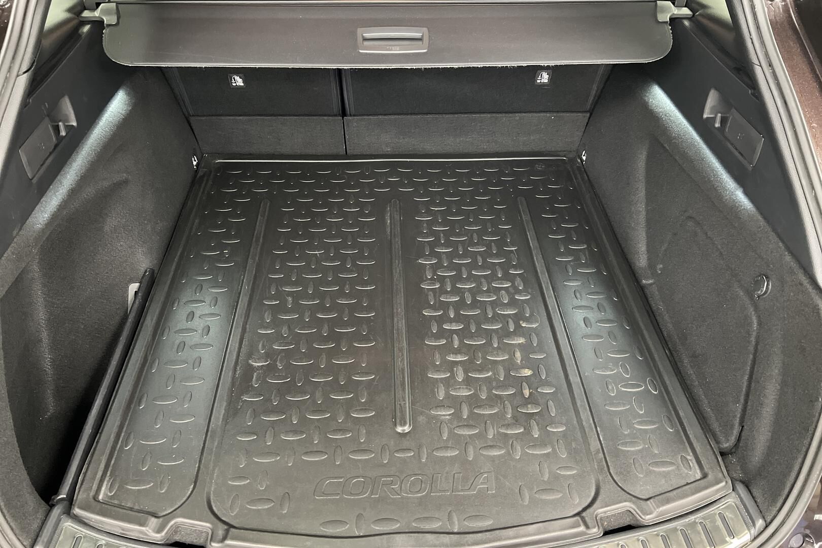 Toyota Corolla iso kuva 10