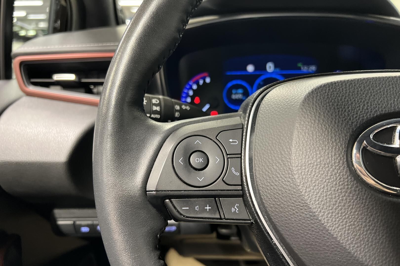 Toyota Corolla iso kuva 14