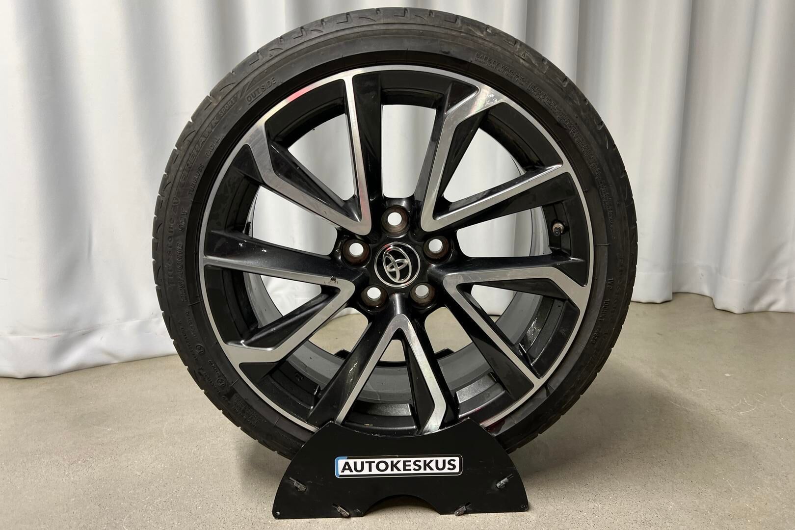 Toyota Corolla iso kuva 19