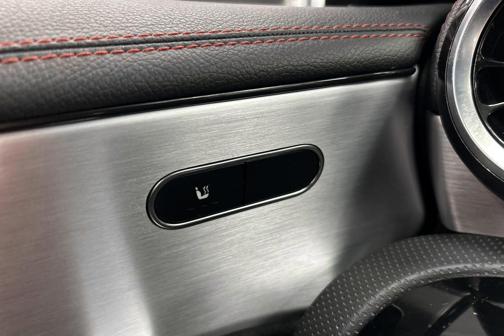 Mercedes-Benz CLA iso kuva 23