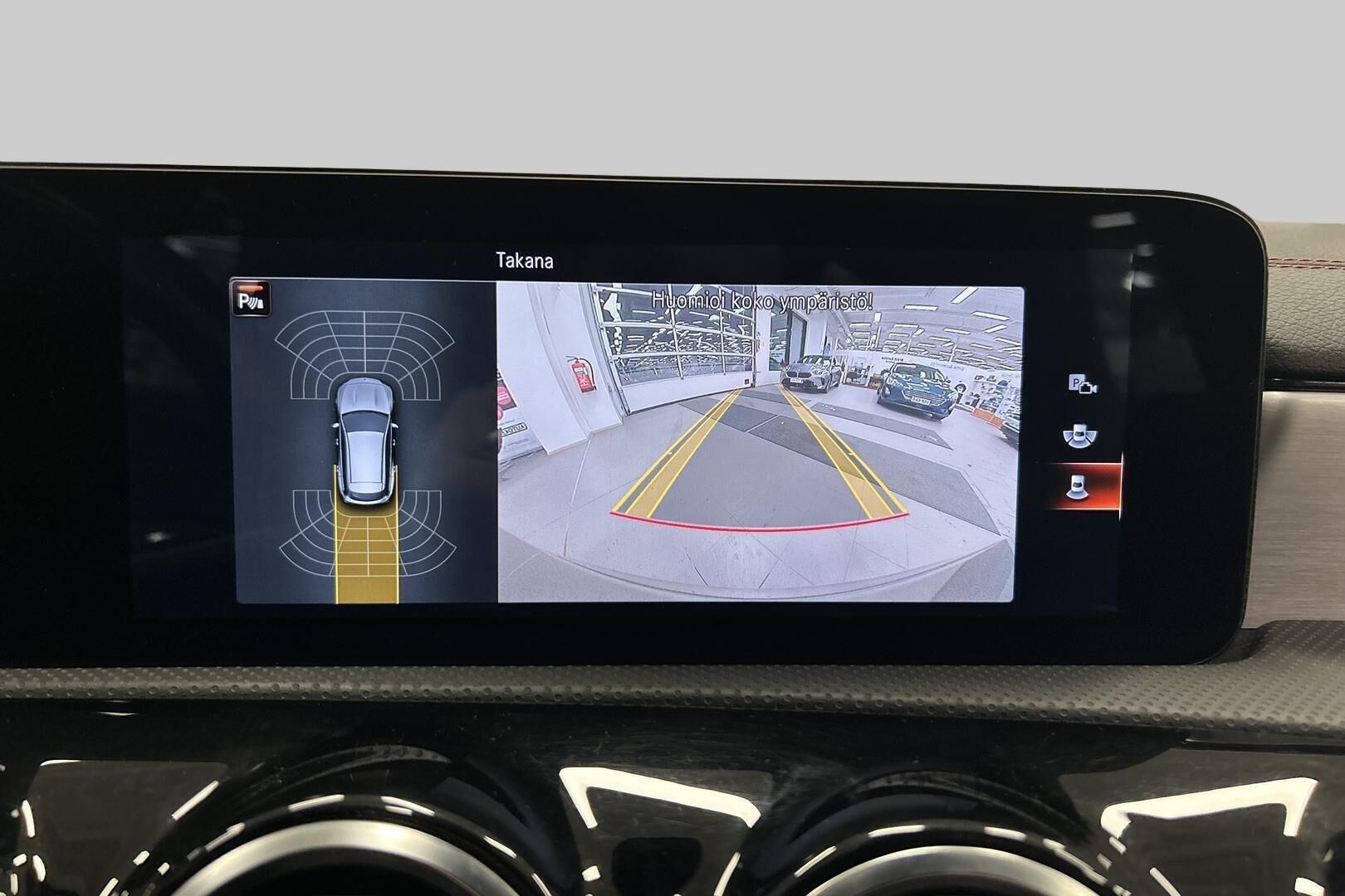 Mercedes-Benz CLA iso kuva 32