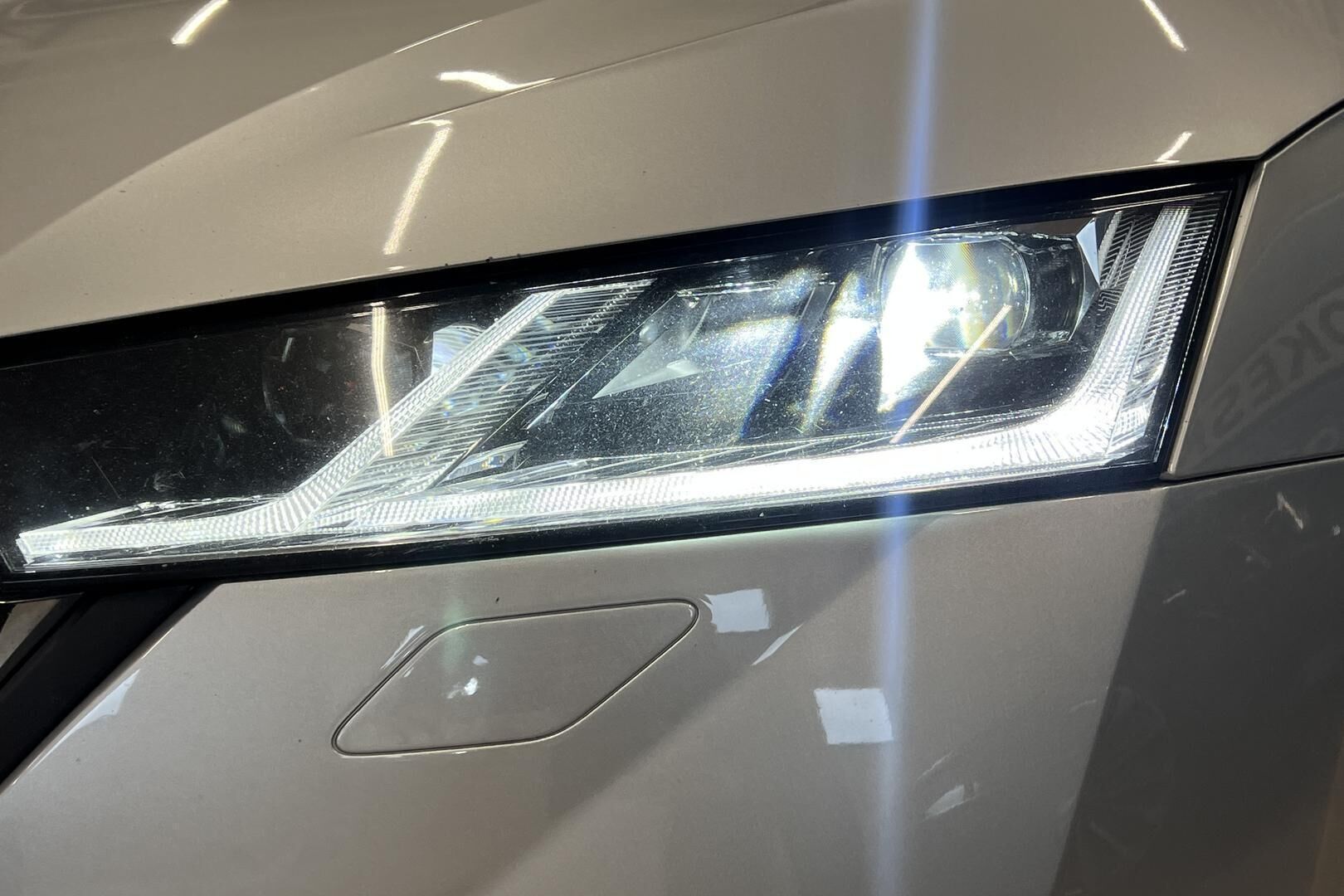 Skoda Octavia iso kuva 18