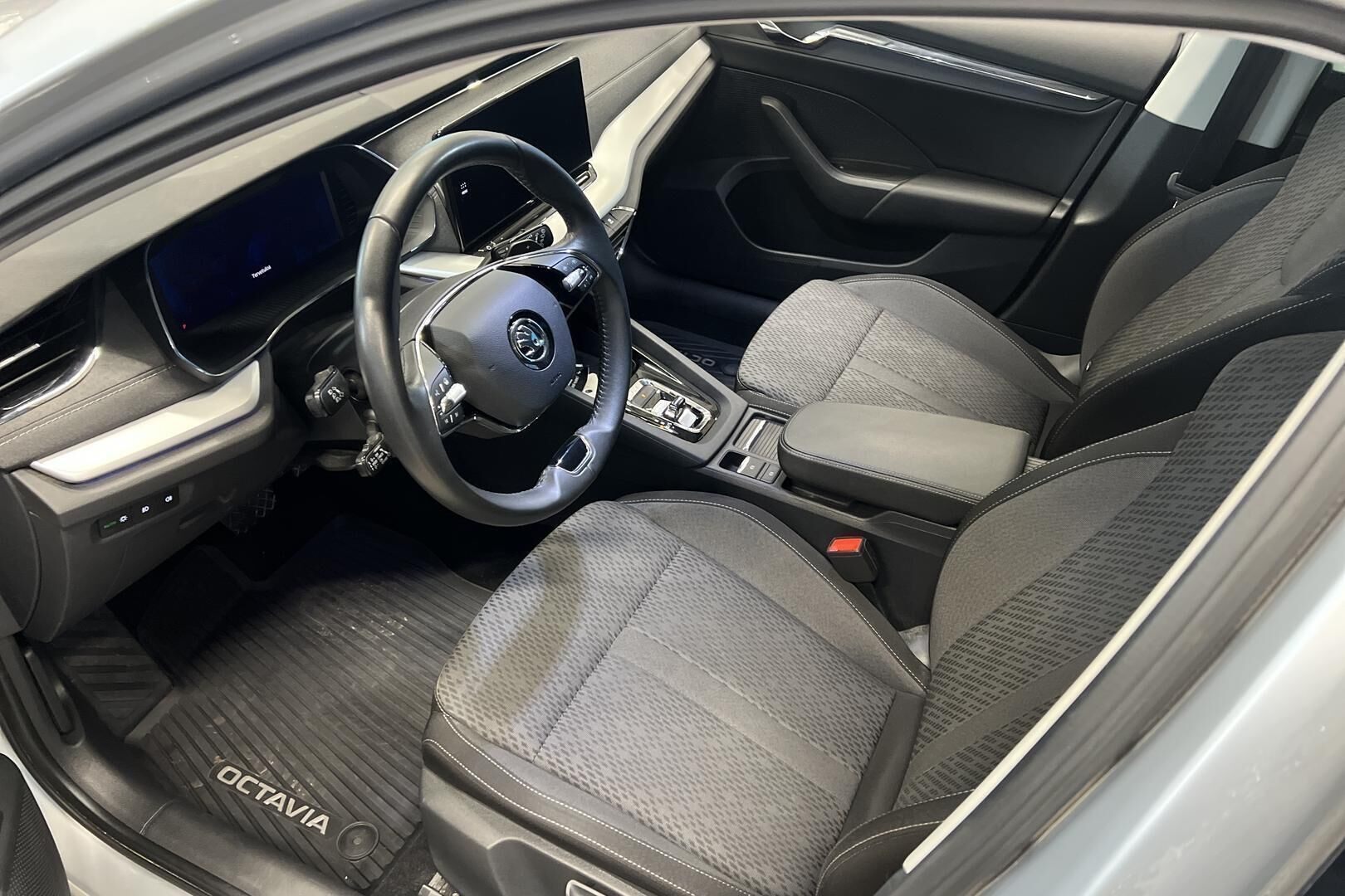 Skoda Octavia iso kuva 6