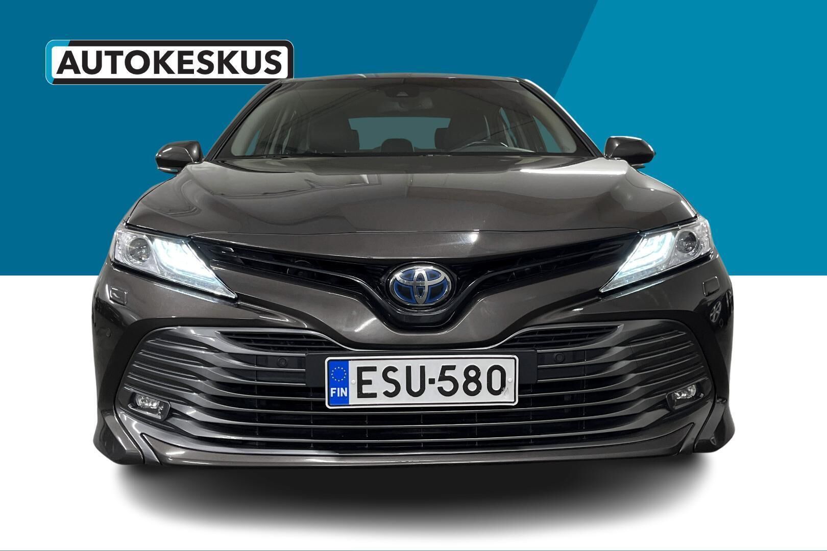 Toyota Camry iso kuva 1