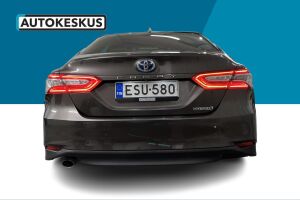 Toyota Camry esikatselu 5
