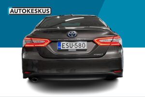 Toyota Camry esikatselu 5