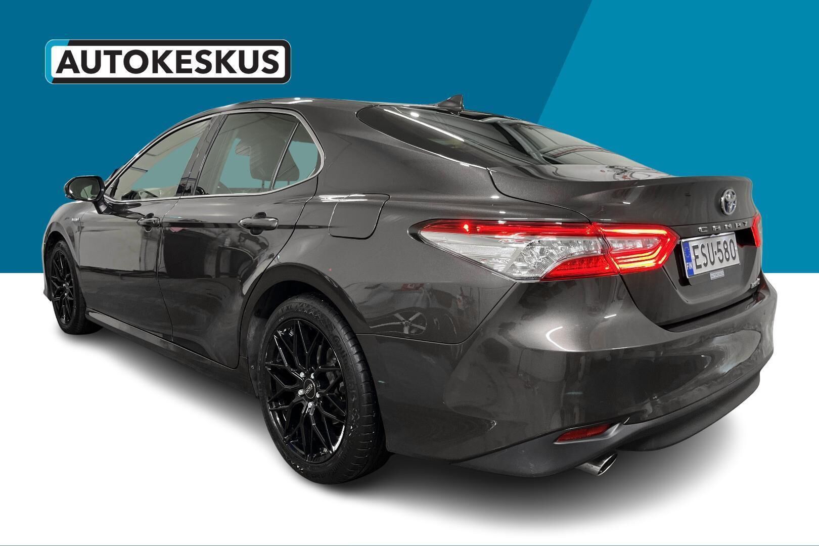 Toyota Camry iso kuva 6