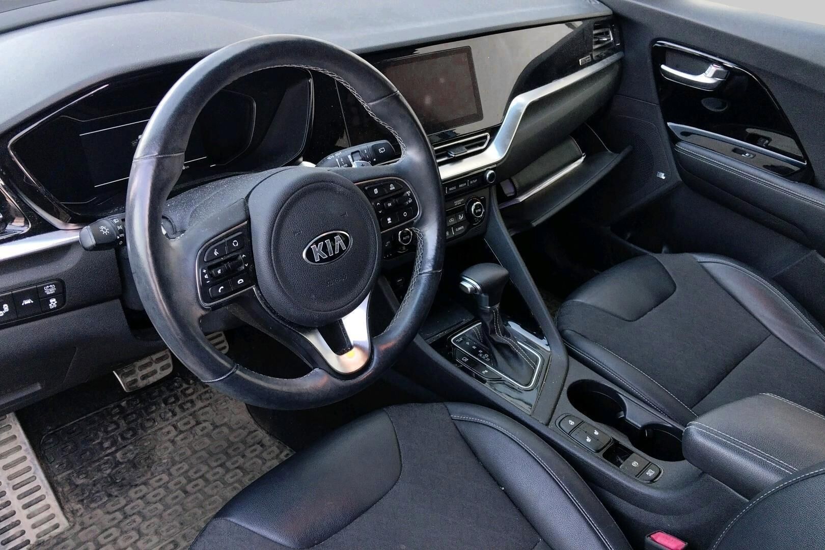 Kia Niro iso kuva 2