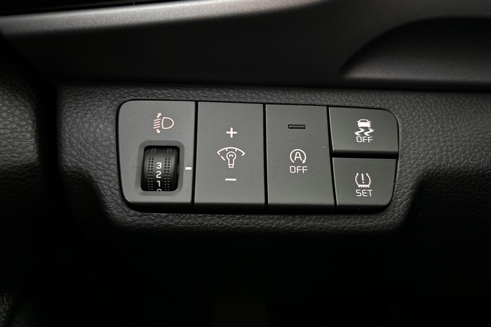 Kia Stonic iso kuva 17