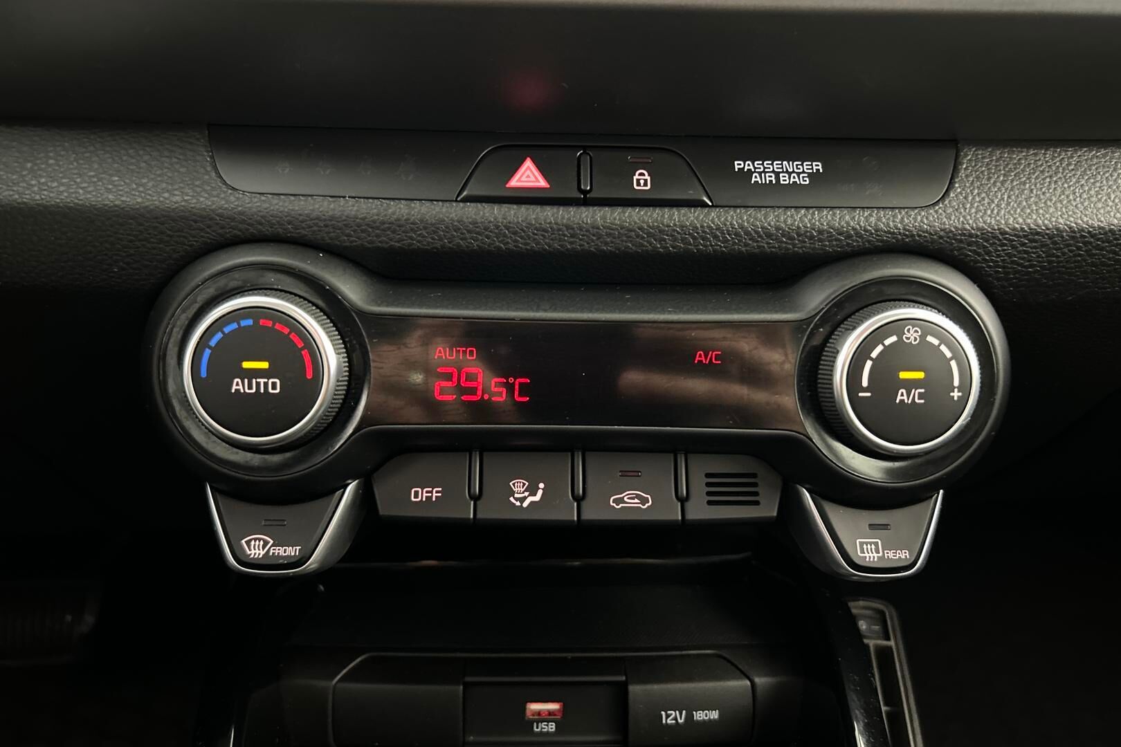 Kia Stonic iso kuva 22