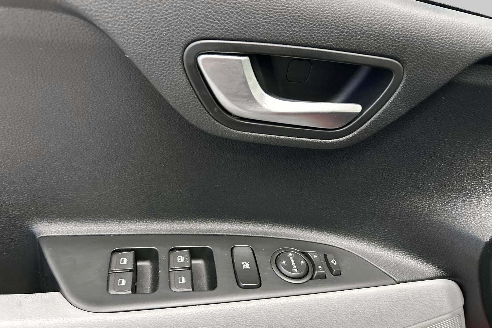 Kia Stonic iso kuva 20